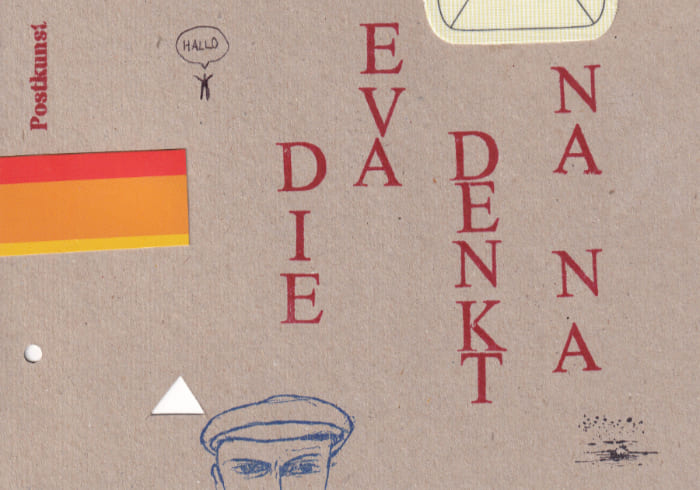 Postkarte Ein Collage-artiges Kunstwerk, das auf einem braunen Hintergrund verschiedene Elemente wie Text (Die Eva denkt na na), Zeichnungen und Papierschnitte kombiniert, um eine einzigartige visuelle Komposition zu schaffen - Postkarte Mail Art Arte Postale