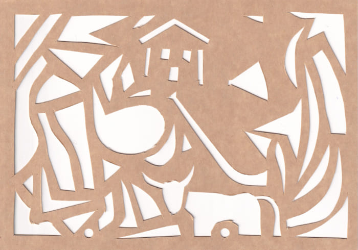 Postkarte Mail Art Arte Postale Eine abstrakte Komposition, die durch präzise Aussparungen in einem beigefarbenen Untergrund eine Szene aus Landwirtschaft und Natur darstellt.