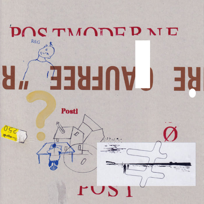 Postkarte Das Bild ist ein Collage-artiges Arrangement, das verschiedene Elemente wie Text, Zeichnungen und grafische Formen auf einem Hintergrund aus Karton - Postkarte Mail Art Arte Postale