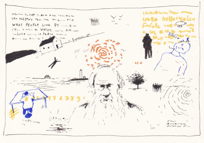 Die Postkarte zeigt ein Porträt von Leo Tolstoi in der Mitte, umgeben von verschiedenen symbolischen Elementen und Textfragmenten. Diese Elemente deuten auf Themen wie Wissenschaft, Literatur und menschliche Existenz hin. - Postkarte Mail Art Arte Postale